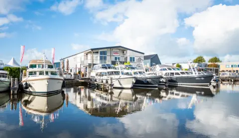 Sanzi Yachts en Linssen Yachts op Motorboot Sneek