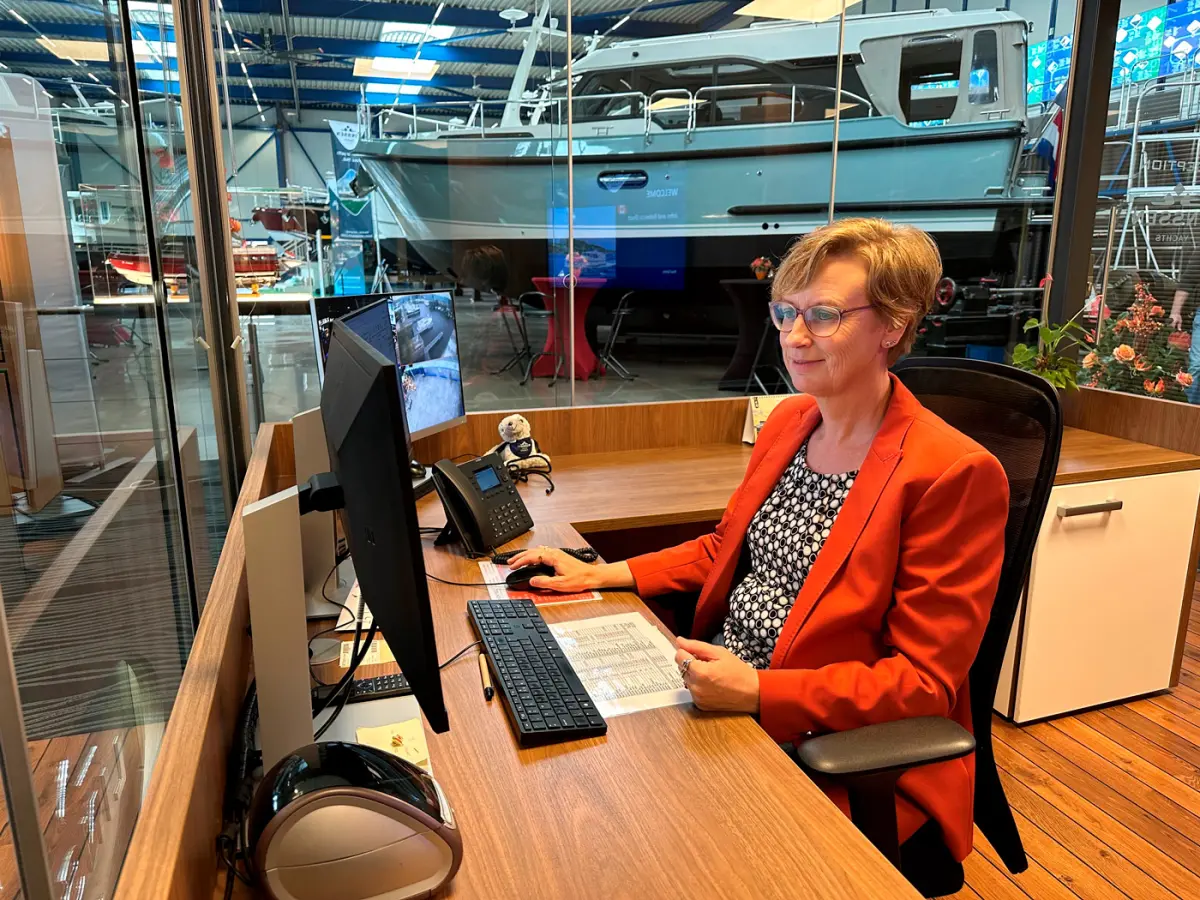 Receptionist bij Linssen Yachts: Madelon Lamers